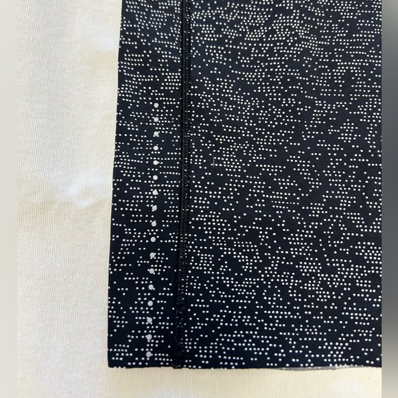 Lululemon Cropped Leggings - Size 6 - Picture 4 of 8